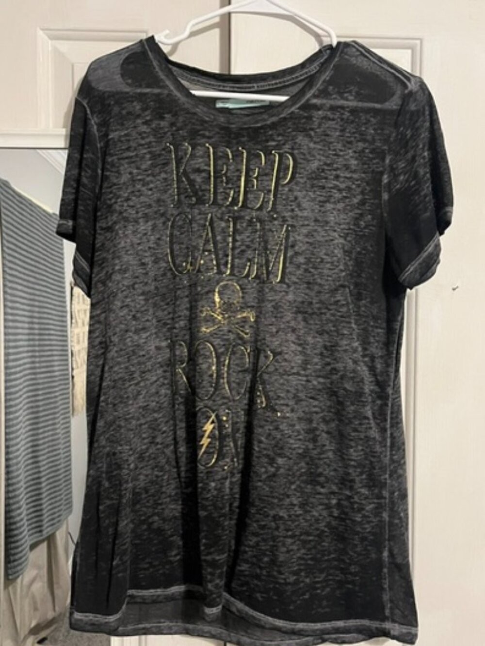 Maurices Gray Marled Look Tee w/ Keep Calm & Rock On Size Large